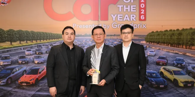 ผู้บริหาร Maserati Thailand รับรางวัล Best Super Sport EV ให้กับ Maserati GranTurismo Folgore ในงาน Car of the Year 2026