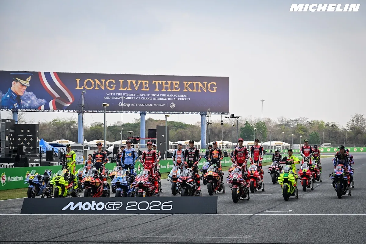 นักแข่ง MotoGP 2026 พร้อมรถแข่งบนกริดสตาร์ทที่สนาม Chang International Circuit บุรีรัมย์