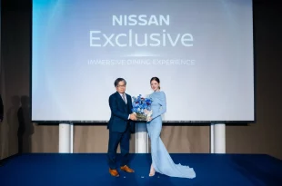 ภาพบนเวทีงาน Nissan Exclusive Immersive Dining Experience พร้อม ใบเฟิร์น พิมพ์ชนก Title Attribute (TH): Nissan Exclusive Immersive Dining Experience บนเวทีงาน