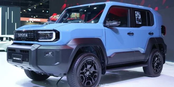 โตโยต้า Land Cruiser FJ ใหม่ 2026 มุมหน้าซ้ายในงาน Motor Show 2026