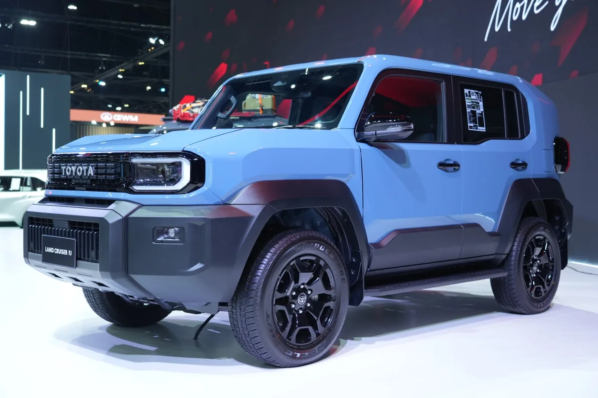 Toyota Land Cruiser FJ ใหม่ 2026 มุมหน้าซ้าย โตโยต้า Land Cruiser FJ ใหม่ 2026 มุมหน้าซ้ายในงาน Motor Show 2026