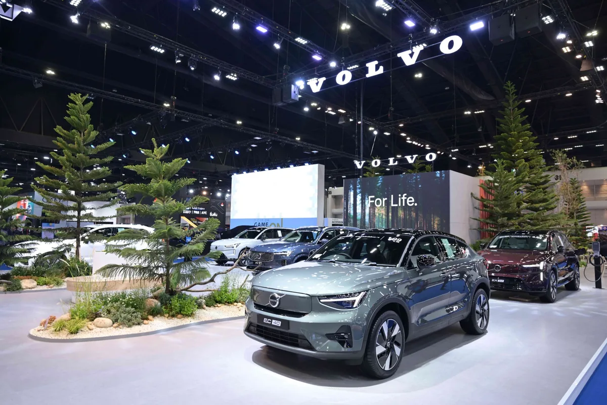 บูธ Volvo ในงาน Motor Show 2026 ภาพรวมบูธ Volvo ในงาน Motor Show 2026 ภายใต้คอนเซปต์ Scandinavian Summer House