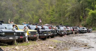 ขบวนรถ GWM TANK 300 ของกลุ่ม TANKERs ระหว่างเดินทางทำกิจกรรม CSR ที่แม่ฮ่องสอน