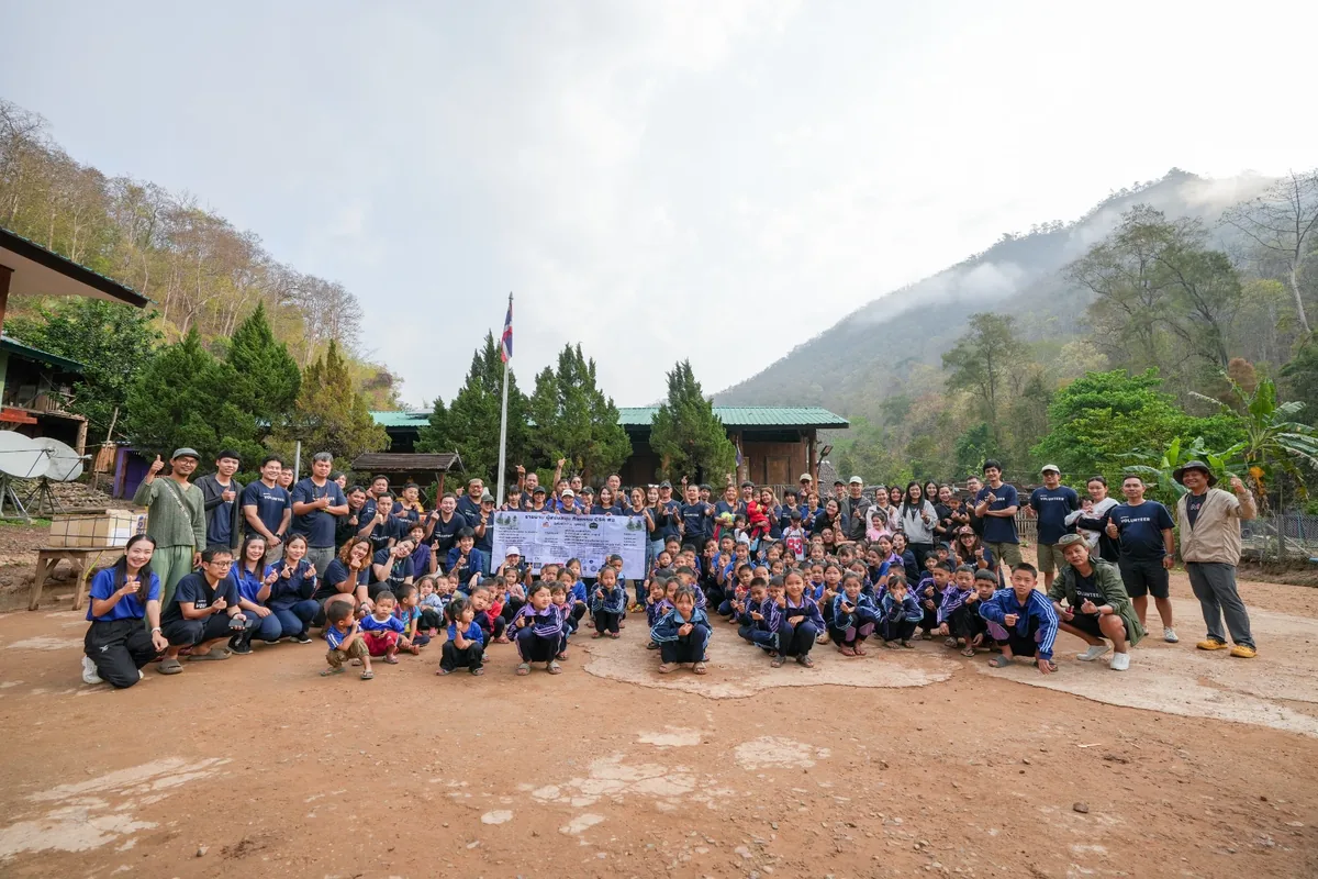 GWM และ TANKERs จัดกิจกรรม CSR ที่แม่ฮ่องสอน GWM และกลุ่ม TANKERs ร่วมถ่ายภาพกับนักเรียนในกิจกรรม CSR แสงสว่าง ณ กลางป่า ที่แม่ฮ่องสอน