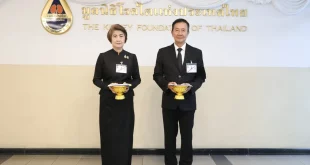 ผู้บริหารลามิน่าทูลเกล้าฯ ถวายเงินสมทบทุนมูลนิธิโรคไตแห่งประเทศไทย ณ โรงพยาบาลสงฆ์