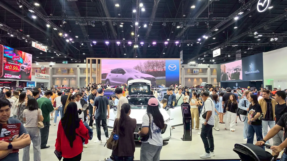 บรรยากาศบูธ Mazda ในงาน Motor Show 2026 บรรยากาศผู้เข้าชมบูธ Mazda ภายในงาน Bangkok International Motor Show 2026