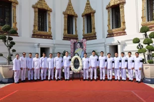 คณะผู้บริหารมาสด้า เซลส์ ประเทศไทย ร่วมบำเพ็ญกุศลและวางพวงมาลาถวายสักการะ พระบรมศพสมเด็จพระนางเจ้าสิริกิติ์ พระบรมราชชนนีพันปีหลวง