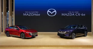 Mazda6e และ Mazda CX-6e จัดแสดงบนเวทีมาสด้าในงานมอเตอร์โชว์ 2026