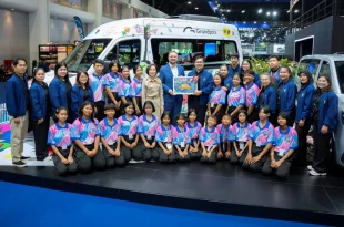 เมอร์เซเดส-เบนซ์ ประเทศไทย ต้อนรับคณะครูและนักเรียนโรงเรียนเยาววิทย์ที่บูธในงาน Motor Show 2026