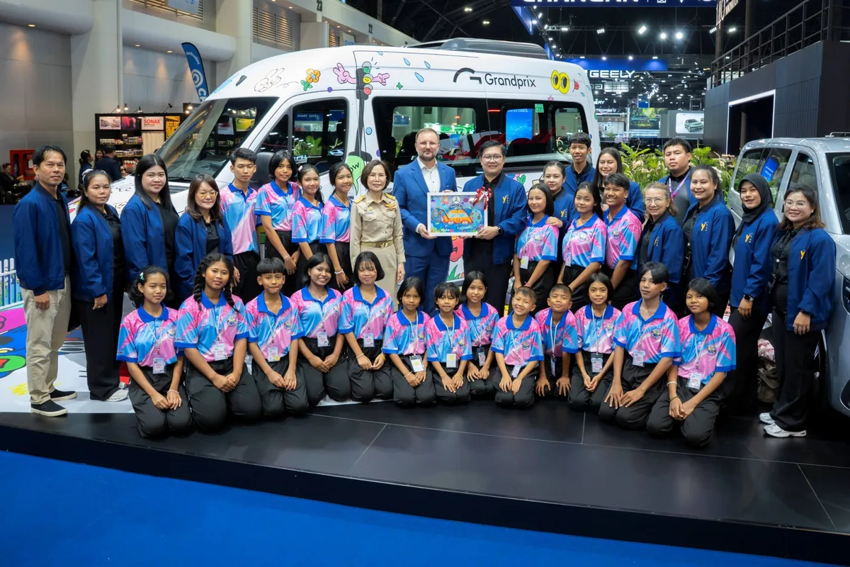 เมอร์เซเดส-เบนซ์ ต้อนรับเด็กเยาววิทย์ในงาน Motor Show 2026 เมอร์เซเดส-เบนซ์ ประเทศไทย ต้อนรับคณะครูและนักเรียนโรงเรียนเยาววิทย์ที่บูธในงาน Motor Show 2026