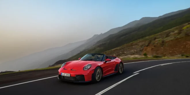 2 Porsche 911 GT3 S/C ใหม่ ภาพมุมหน้าขณะขับแบบเปิดประทุน