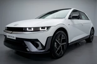 The new 2026 IONIQ 5 N Line ภาพมุมหน้าด้านข้างโชว์ดีไซน์ตัวถังและล้ออัลลอย