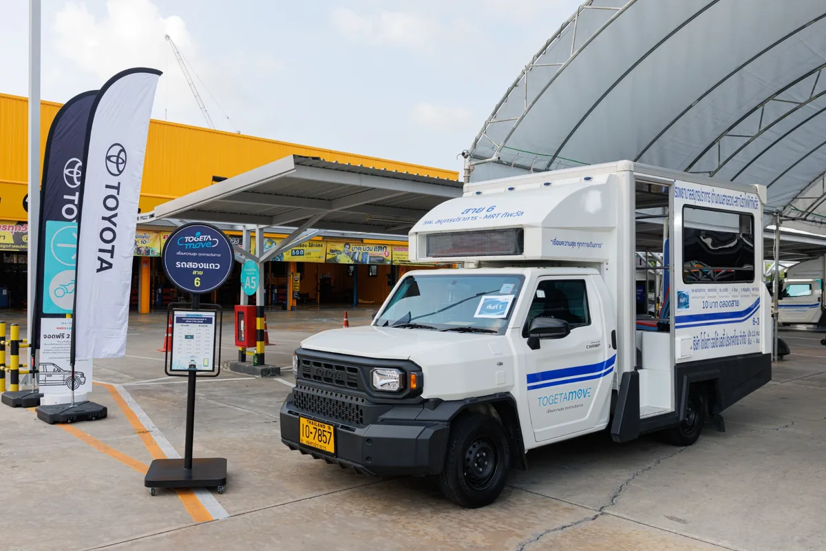 รถสองแถวโตโยต้า สาย 6 เชื่อมโรงพยาบาลสมุทรปราการ- MRT ทิพวัล รถสองแถวนวัตกรรมใหม่ โตโยต้า สาย 6 จอดพร้อมป้ายให้บริการ