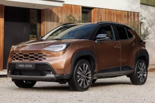 Toyota Yaris Cross 2027 สีบรอนซ์ มุมหน้าเฉียง