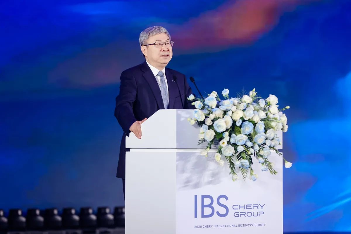 ผู้บริหาร Chery Group กล่าวเปิดงาน IBS 2026 ผู้บริหาร Chery Group กล่าวบนเวที IBS Chery Group ในงานปี 2026