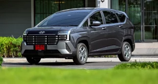 Hyundai new STARGAZER มุมมองด้านหน้าสามในสี่จอดหน้าบ้าน