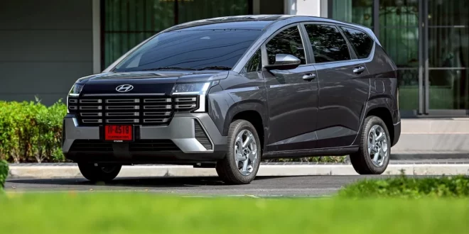 Hyundai new STARGAZER มุมมองด้านหน้าสามในสี่จอดหน้าบ้าน