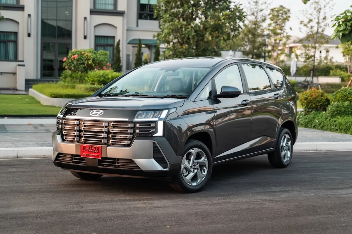 Hyundai new STARGAZER รถครอบครัว 6 ที่นั่ง Hyundai new STARGAZER รถ 6 ที่นั่ง 3 แถว สำหรับครอบครัวยุคใหม่