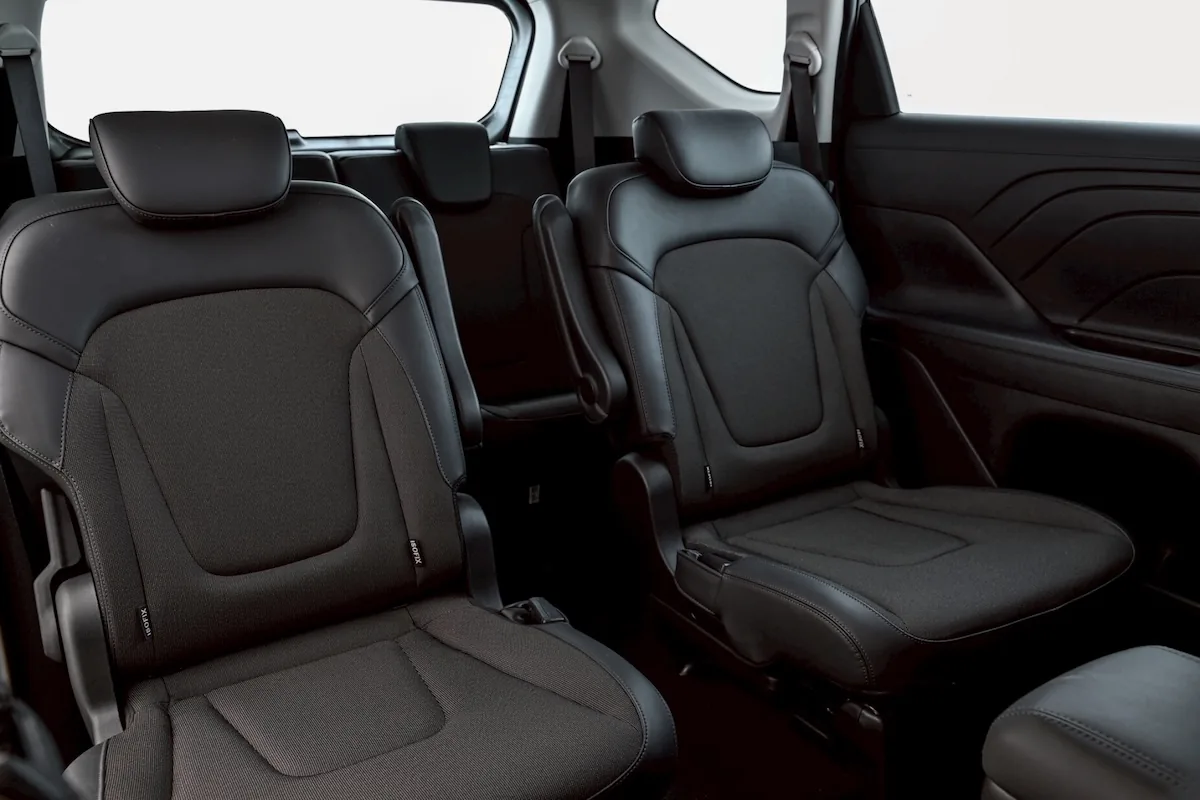 เบาะแถวสอง Captain Seat ใน Hyundai new STARGAZER เบาะแถวสองแบบ Captain Seat ของ Hyundai new STARGAZER