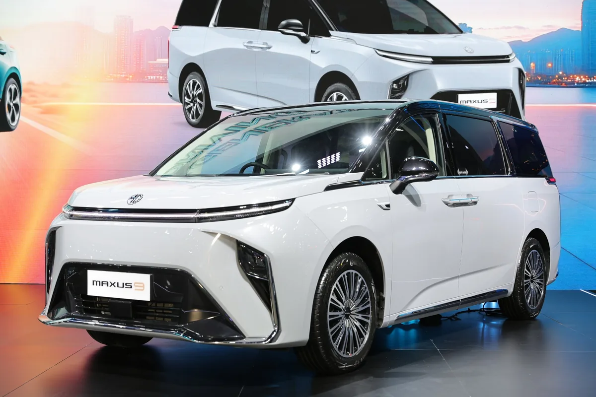 NEW MG MAXUS 9 รถยนต์ไฟฟ้า e-MPV ของ MG NEW MG MAXUS 9 รถ e-MPV ไฟฟ้า 100% สีขาว