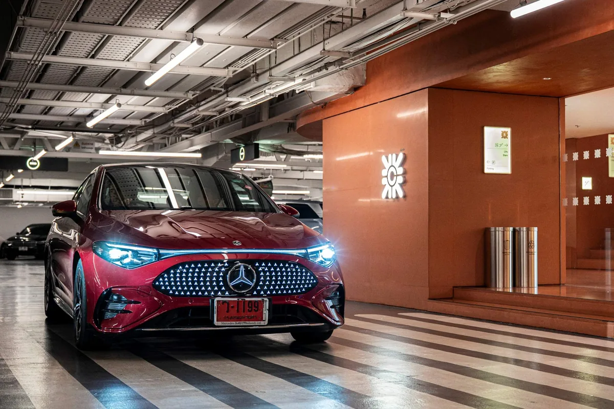 The all-new electric CLA สีแดง Patagonia Red The all-new electric CLA สีแดง Patagonia Red มุมด้านหน้า