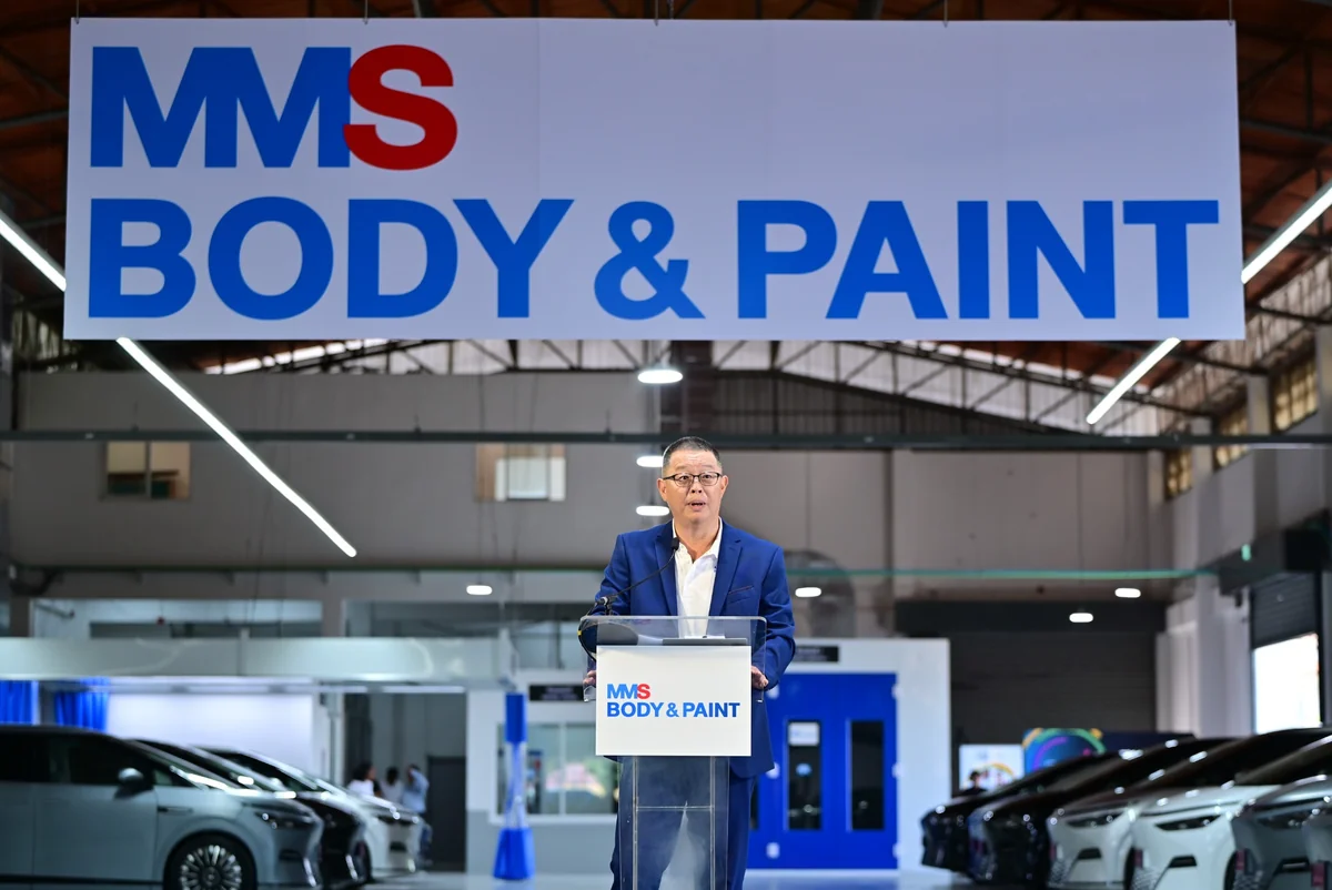 ผู้บริหาร MMS กล่าวในงานเปิด MMS Body and Paint ราชพฤกษ์ ดร. ปพนธ์ รัตนชัยกานนท์ ผู้บริหาร MMS กล่าวในงานเปิดศูนย์ MMS Body and Paint ราชพฤกษ์