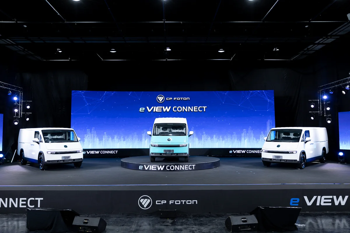 CP FOTON eView Connect จัดแสดงรถตู้ไฟฟ้า 3 คันบนเวที CP FOTON eView Connect จัดแสดงรถตู้ไฟฟ้า 3 คันบนเวที