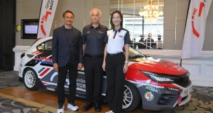 ผู้บริหารร่วมถ่ายภาพกับรถแข่ง Honda One Make Race 2026