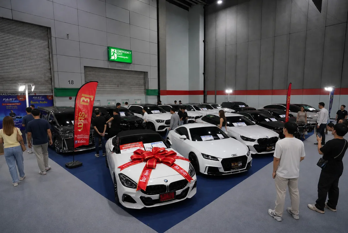 โซนรถมือสองพรีเมียมในงาน FAST Auto Show 2026 โซนรถยนต์ใช้แล้วระดับพรีเมียมภายในงาน FAST Auto Show Thailand 2026 มีรถหลายรุ่นจัดแสดงให้เลือกชม