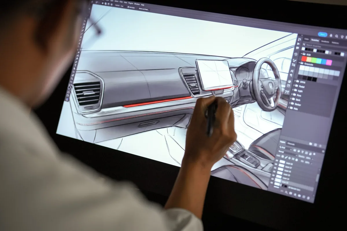 การออกแบบภายใน Honda City ใหม่ ภาพสเก็ตช์การออกแบบภายในห้องโดยสาร Honda City ใหม่ บนหน้าจอดิจิทัล