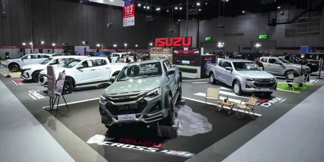 ภาพรวมบูธอีซูซุ พร้อม Isuzu V-Cross 4x4 และรถ D-MAX หลายรุ่นในงาน FAST Auto Show Thailand 2026