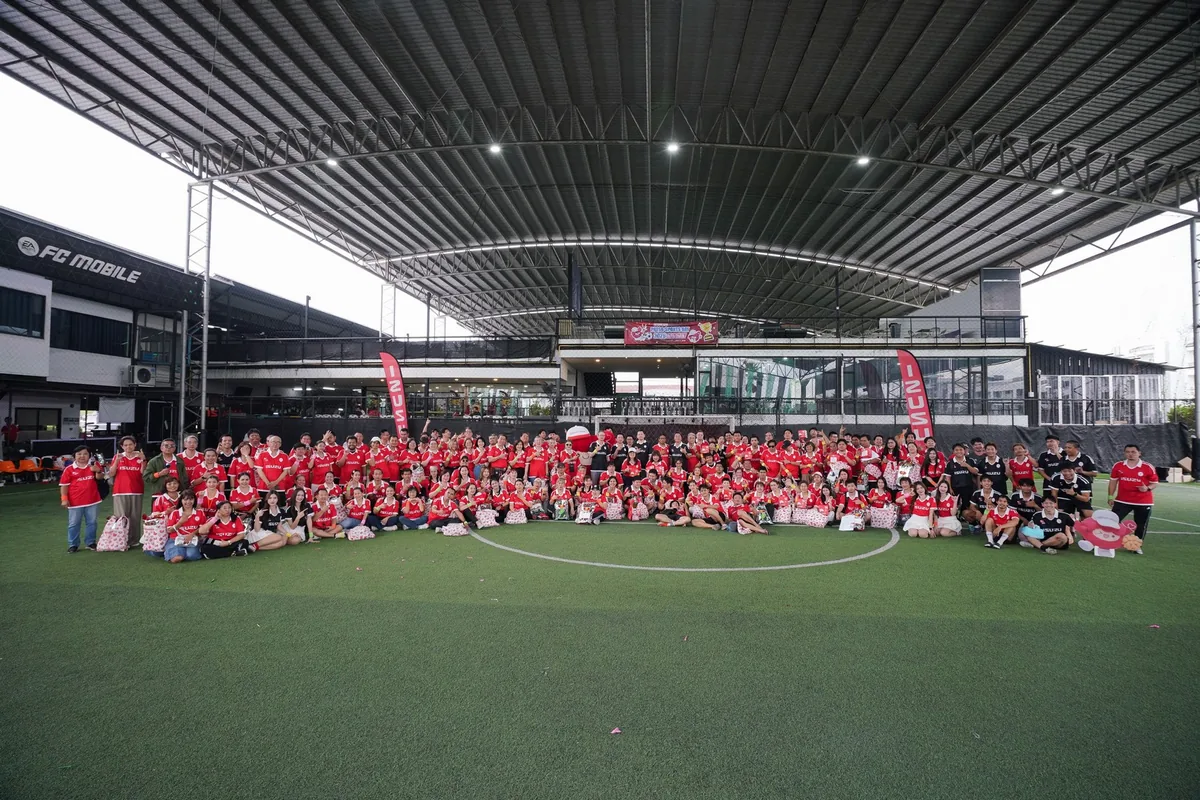 ภาพหมู่ Isuzu Press Sports Day 2026 with Yuu Chan ภาพหมู่ผู้บริหาร สื่อมวลชน และผู้ร่วมงานในกิจกรรม Isuzu Press Sports Day 2026 with Yuu Chan