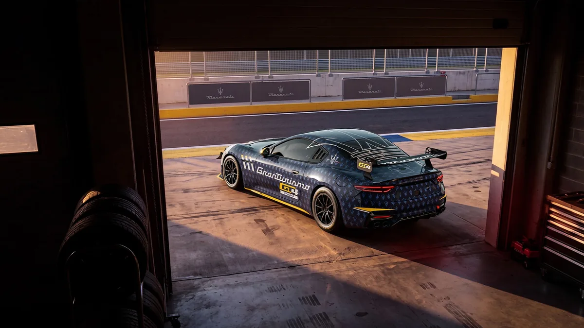 Maserati Project GT4 มุมท้ายสามส่วน Maserati Project GT4 มุมท้ายสามส่วน บริเวณทางออกพิท