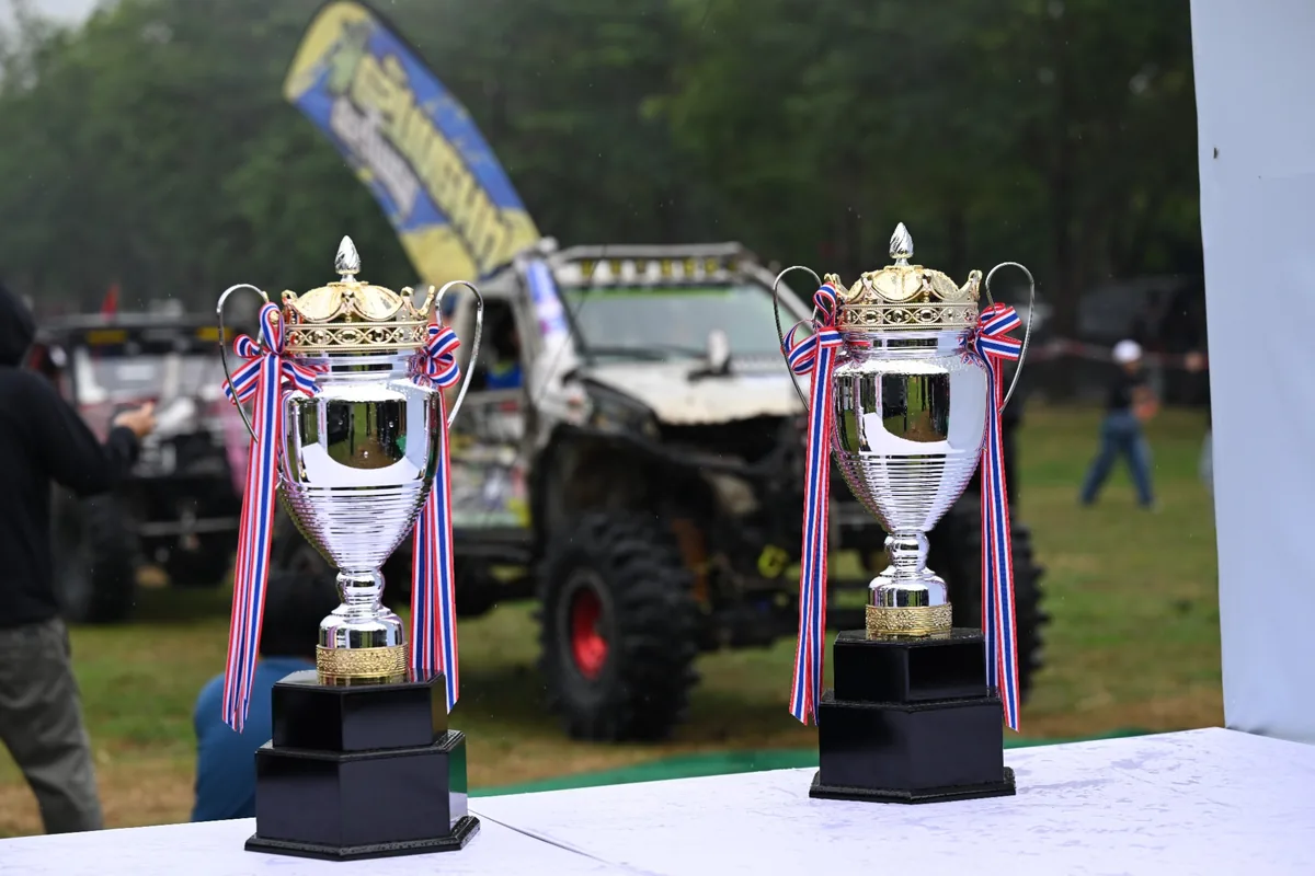 ถ้วยรางวัล Toyota 4x4 The Magnificent Ten 2026 ถ้วยรางวัลการแข่งขัน Toyota 4x4 The Magnificent Ten 2026
