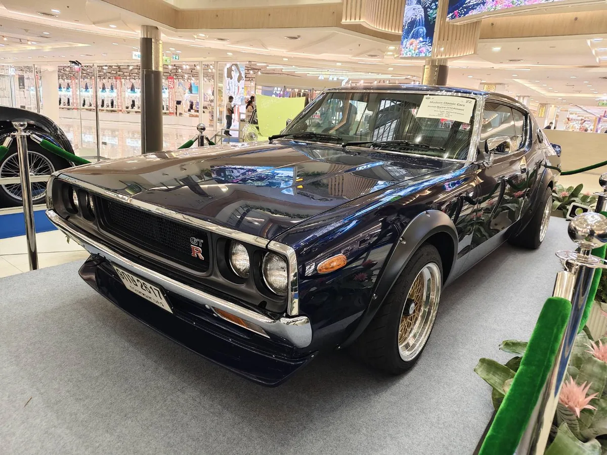 Nissan Skyline C110 Kenmeri ปี 1973 ในงานประกวดรถโบราณ ครั้งที่ 48 รถ Nissan Skyline C110 Kenmeri ปี 1973 จัดแสดงในงานประกวดรถโบราณ ครั้งที่ 48