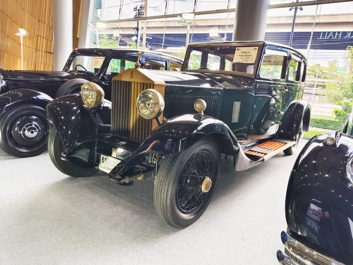 Rolls-Royce 20hp Saloon ปี 1929 ในงานประกวดรถโบราณ ครั้งที่ 48 รถ Rolls-Royce 20hp Saloon ปี 1929 จัดแสดงในงานประกวดรถโบราณ ครั้งที่ 48