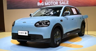 Chery Q สี Bubble Blue มุมด้านหน้าสามส่วนสี่ จัดแสดงในงาน BIG MOTOR SALE 2026
