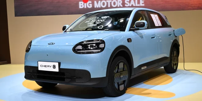 Chery Q สี Bubble Blue มุมด้านหน้าสามส่วนสี่ จัดแสดงในงาน BIG MOTOR SALE 2026