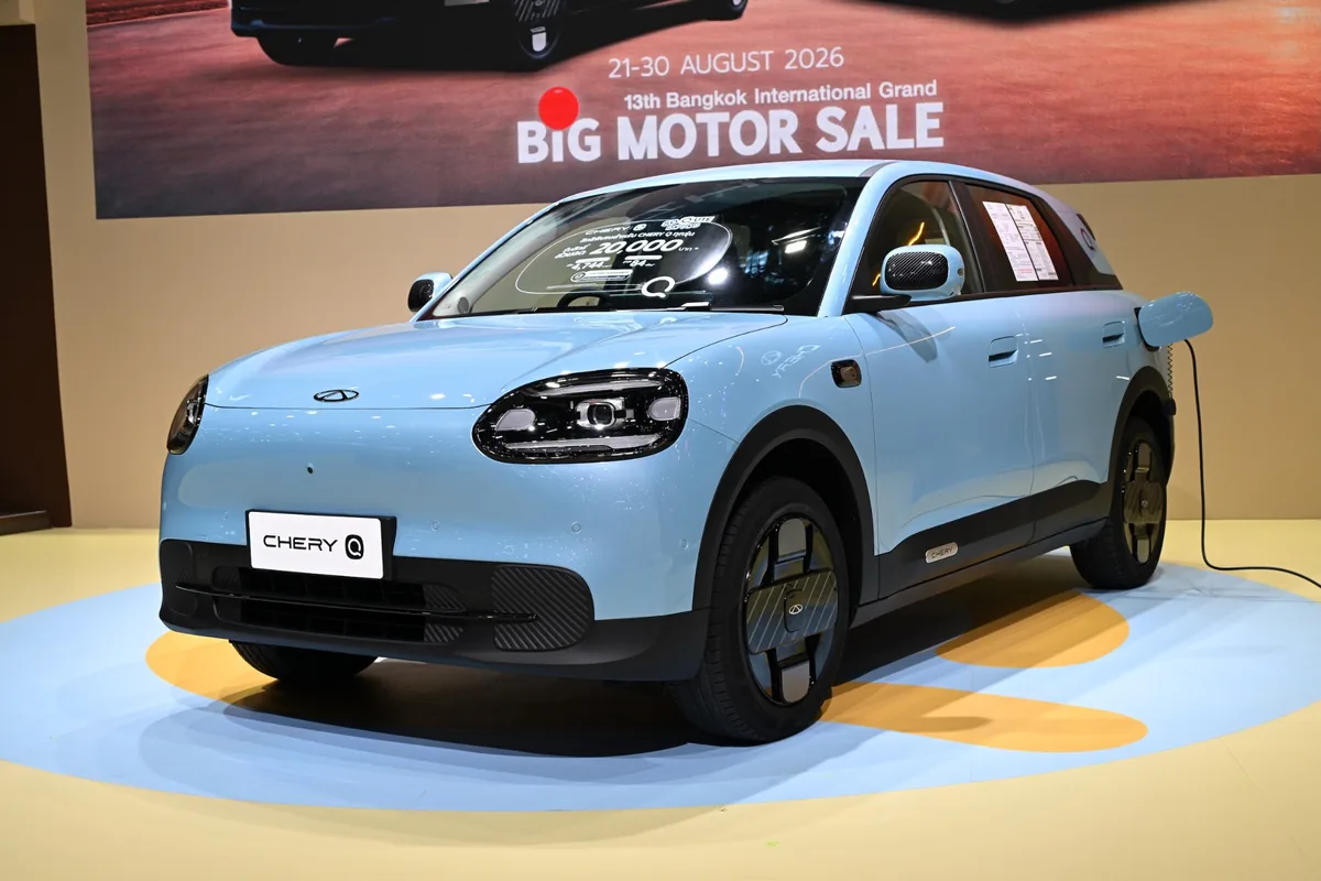 Chery Q สี Bubble Blue Chery Q สี Bubble Blue มุมด้านหน้าสามส่วนสี่ จัดแสดงในงาน BIG MOTOR SALE 2026