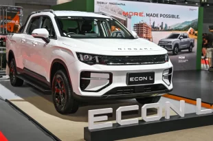 GEELY RIDDARA ECON L สีขาว มุมด้านหน้า 3/4 จัดแสดงภายในงาน BIG Motor Sale 2026