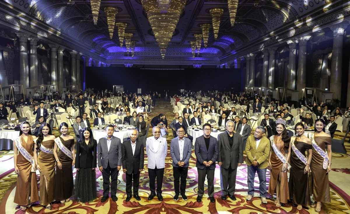 ผู้บริหารและแขกในงาน Media Appreciation Night ผู้บริหารและแขกผู้ร่วมงานถ่ายภาพร่วมกันภายในงาน Valued Partner & Media Appreciation Night 2026