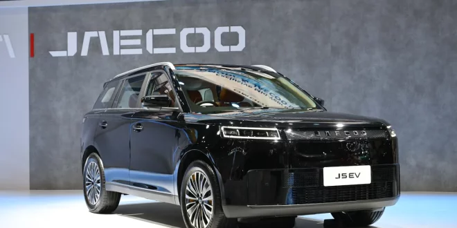 JAECOO 5 EV ULTRA สีดำมุมด้านหน้าสามส่วนสี่ จัดแสดงภายในงาน BIG MOTOR SALE 2026