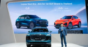 เวทีนำเสนอ LEPAS L8 และ LEPAS L6 SIVP ภายในงาน BIG MOTOR SALE 2026 พร้อมรถ LEPAS L8 และผู้บรรยายบนเวที