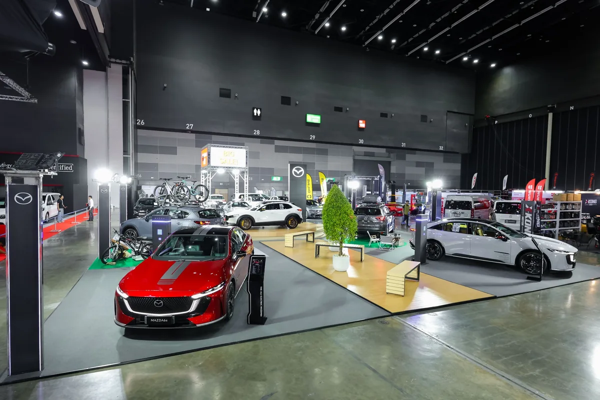 บูธ Mazda ในงาน Bangkok Auto Salon 2026 บูธมาสด้าในงาน Bangkok Auto Salon 2026 แสดง Mazda6e และรถรุ่นต่าง ๆ ภายในงาน