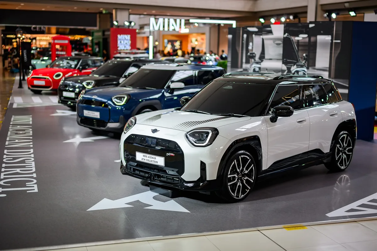 MINI Aceman JCW Collection MINI Aceman JCW Collection สีขาวดำจัดแสดงภายในงาน MINI Expo 2026
