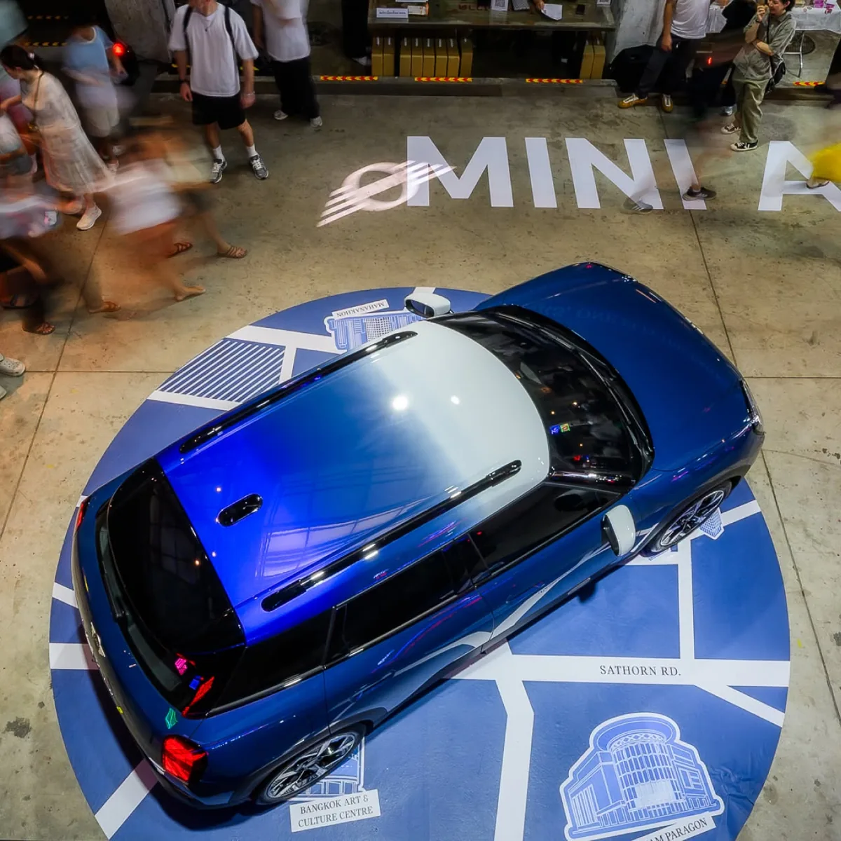 หลังคา Multitone ของ MINI Aceman SE MINI Aceman SE Multitone Collection มุมมองจากด้านบน แสดงรายละเอียดหลังคา Multitone