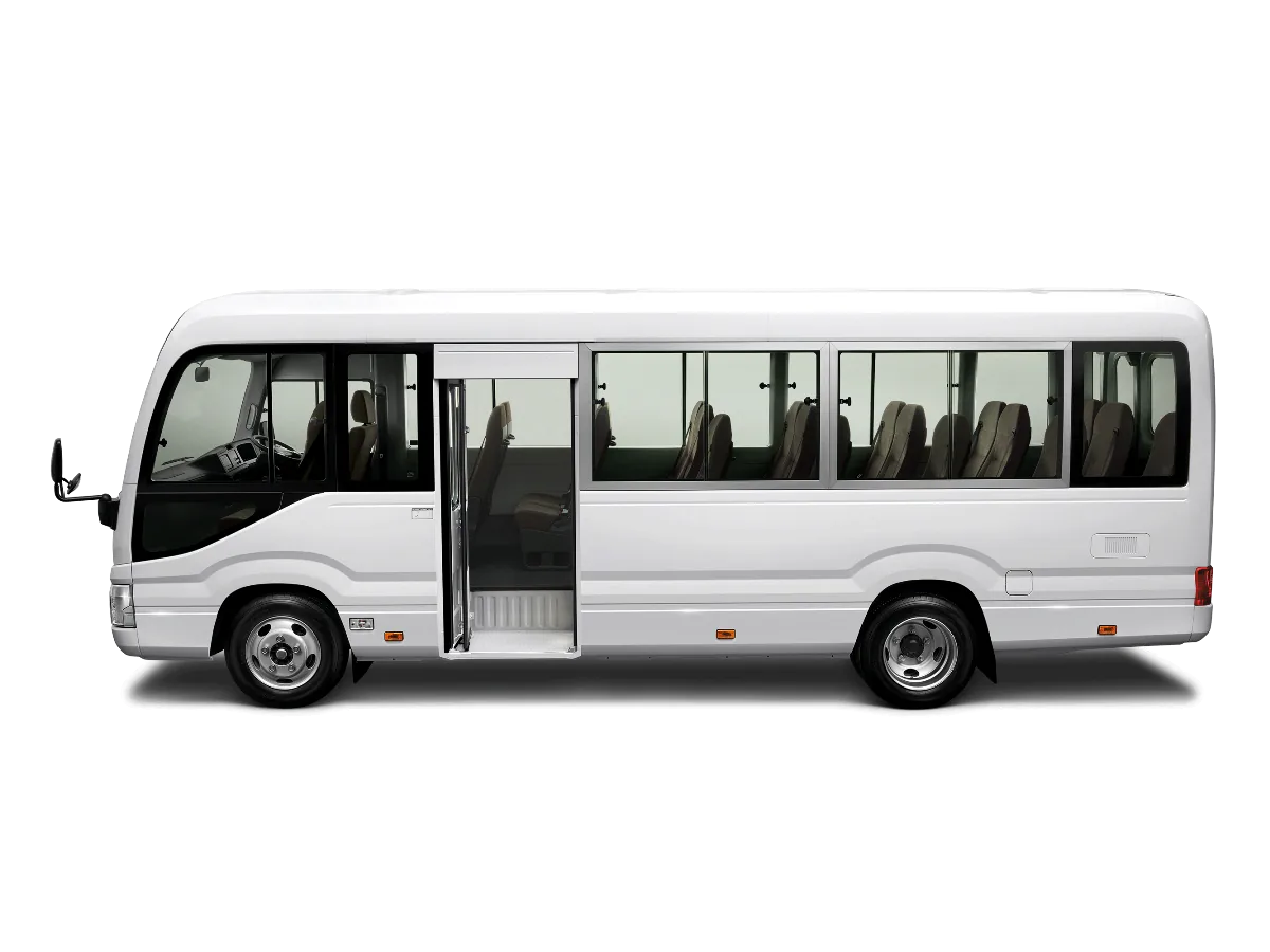 Toyota Coaster ใหม่ พร้อมประตูผู้โดยสารเปิด Toyota Coaster ใหม่ มุมด้านข้างพร้อมประตูผู้โดยสารเปิด