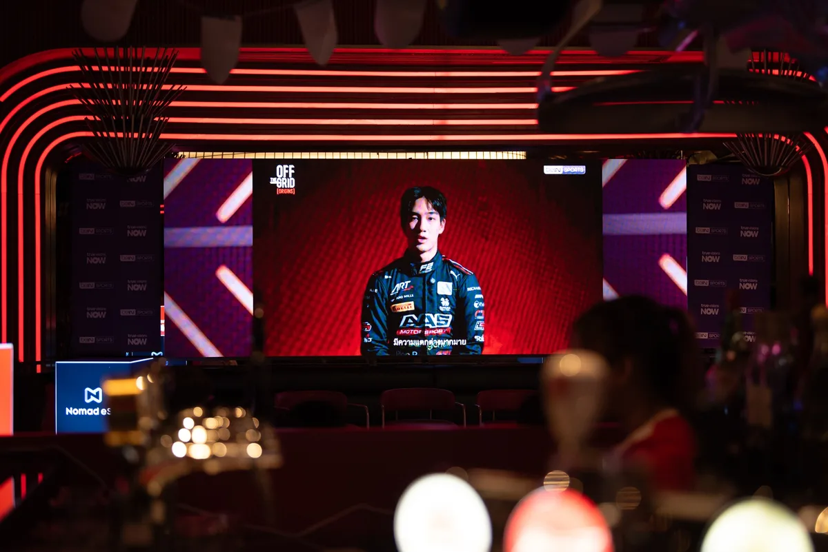 หน้าจอ Off the Grid Origins ของทัศนพล หน้าจอภายในงาน Off the Grid Origins ของ beIN SPORTS ที่แสดงภาพทัศนพล อินทรภูวศักดิ์