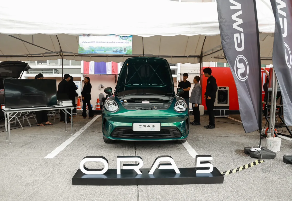 GWM ORA 5 ในกิจกรรม EV Ready GWM ORA 5 เปิดฝากระโปรงหน้า จัดแสดงภายในกิจกรรม EV Ready ตรวจฟรี ขับชัวร์