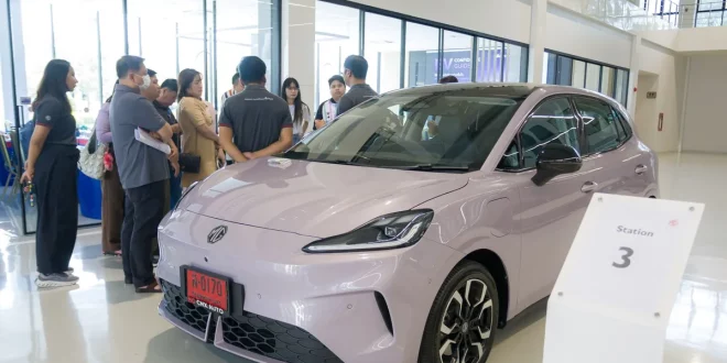 MG URBAN ภายในสเตชัน 3 ของกิจกรรม MG URBAN UP SKILL & WORKSHOP พร้อมผู้เข้าร่วมเรียนรู้การใช้งานรถ